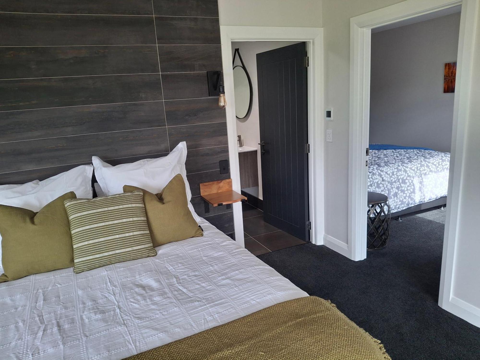 Broadwater Farm Accommodation Miranda Bagian luar foto